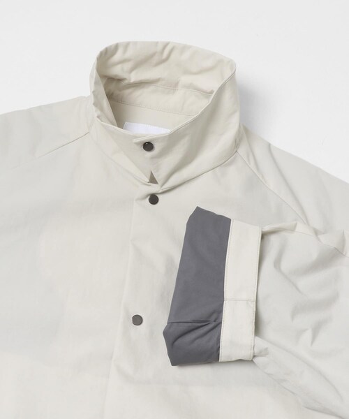 EKAL(エカル)の「White Mountaineering WINDSTOPPER COACH JACKET(テーラードジャケット・メンズ・OFF WHITE/BLACK/KHAKI/BURGUNDY・1/2)」の7枚目の写真