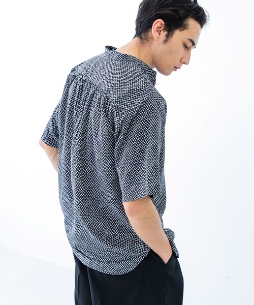 URBAN RESEARCH（アーバンリサーチ）の「PRINT BAND COLLAR SHIRTS（シャツ/ブラウス・メンズ・BLK×BEG/BLK×WHT/NVY×BRN・M/L）」の19枚目の写真