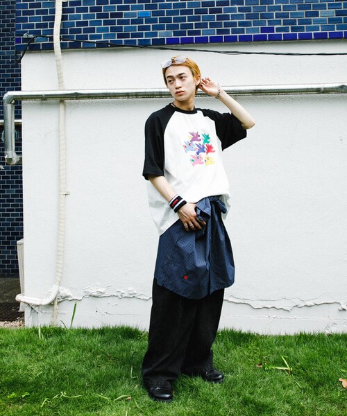 SENSE OF PLACE by URBAN RESEARCH(センスオブプレイスバイアーバンリサーチ)の「『別注』SHUHEI KOKI×SENSE OF PLACE ラグランTシャツ(Tシャツ/カットソー・メンズ・WHT×BLK/CHA×BLK/WHT×L.BLU・M/L)」の19枚目の写真