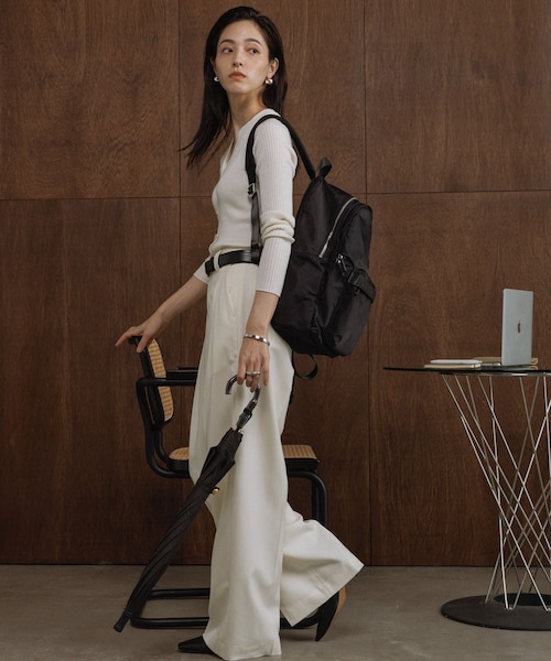 ROPE'(ロペ)の「【E'POR】【A4/PC対応・撥水・軽量】Pac Sac(パックサック)【26SS/新型】/累計1万点販売・一部WEB限定(バックパック/リュック・レディース・ブラック/グレー/ダークブラウン/ベージュ・F)」の22枚目の写真