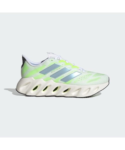 adidas（アディダス）の「スイッチ FWD ランニング / Switch FWD