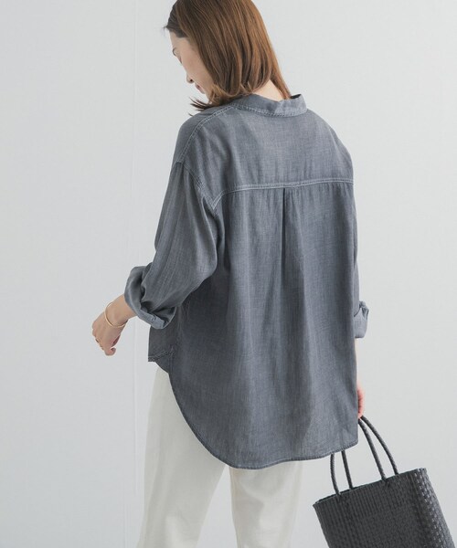URBAN RESEARCH DOORS(アーバンリサーチドアーズ)の「シアーデニムシャツ(シャツ/ブラウス・レディース・INDIGO/BLACK・Free)」の5枚目の写真