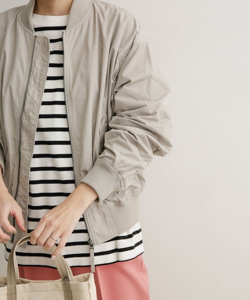 URBAN RESEARCH DOORS（アーバンリサーチドアーズ）の「MA-1コンパクトジャケット（MA-1・レディース・KHAKI/L/GRAY・1）」の7枚目の写真