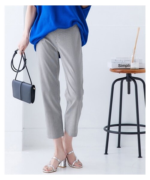 nissen（ニッセン）の「【接触冷感】ひんやりレギンススキニーパンツ（９分丈）（パンツ・レディース・黒/ライトベージュ/アイスグレー/杢サックス/杢ネイビー/ヒッコリーストライプ/シトラスイエロー/ベージュ/サックスブルー/カーキ/ダスティーミント/ネイビー/ラベンダー/シルバーグレー/ギンガムチェック/グレンチェック/コードレーン・S/M/L/LL）」の3枚目の写真