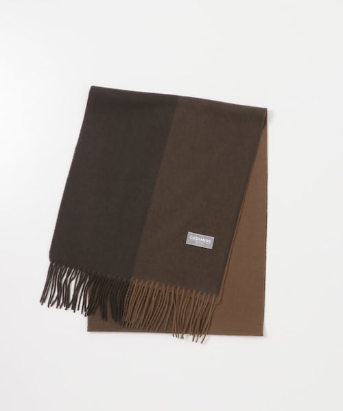 URBAN RESEARCH（アーバンリサーチ）の「バイカラーカシミヤマフラー（マフラー・メンズ・BRN×L.BRN/CCL×GRAY・FREE）」の7枚目の写真