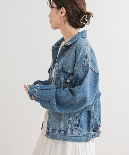 URBAN RESEARCH DOORS（アーバンリサーチドアーズ）の「Levi’s　90s TRUCKER（デニムジャケット・レディース・ライトインディゴ/ブラック・S）」の12枚目の写真