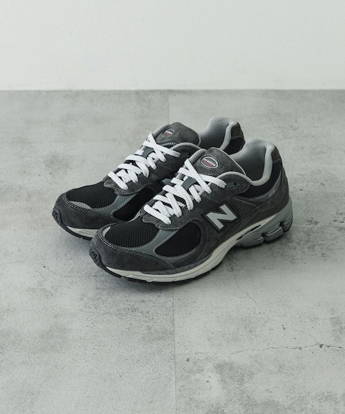 URBAN RESEARCH DOORS(アーバンリサーチドアーズ)の「NEW BALANCE U2002RA(スニーカー・メンズ・BLACK・26/26.5/27/27.5/28/28.5/29)」の2枚目の写真
