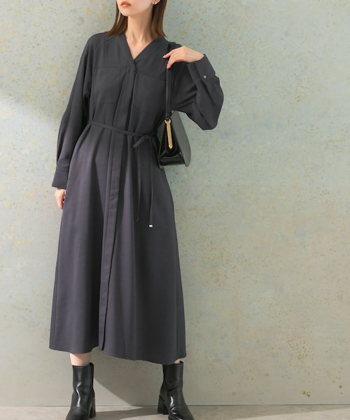 ポケットデザインVネックワンピース