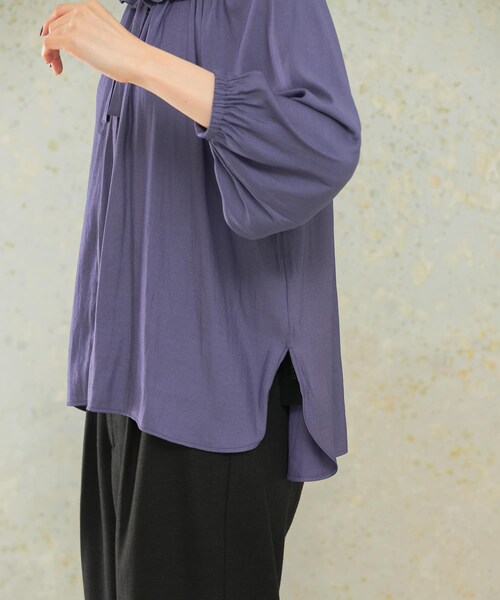 URBAN RESEARCH ROSSO（アーバンリサーチロッソ）の「フリルギャザーブラウス（シャツ/ブラウス・レディース・grape/ivory・FREE）」の17枚目の写真