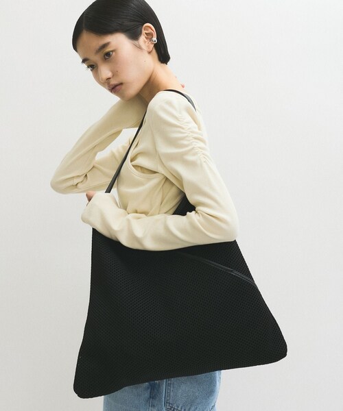ADAM ET ROPE'(アダムエロペ)の「メッシュワンショルダーバッグ(ショルダーバッグ・レディース・ブラック/ベージュ・F)」の7枚目の写真