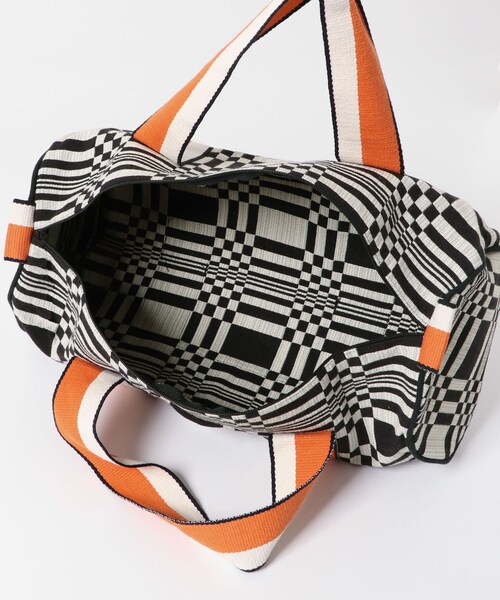 URBAN RESEARCH DOORS（アーバンリサーチドアーズ）の「JOHANNA GULLICHSEN　TUBE BAG N DORIS（トートバッグ・レディース・LEAD/BLACK・-0）」の13枚目の写真