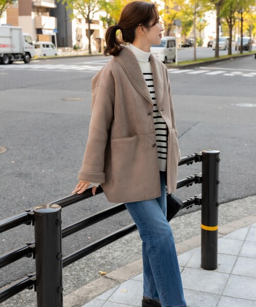 URBAN RESEARCH DOORS（アーバンリサーチドアーズ）の「フェイクムートンミドルコート（ムートンコート・レディース・GREGE/BEIGE・M）」の13枚目の写真