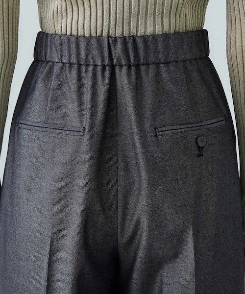 ROPE'（ロペ）の「トリアセツイル ワンタックイージーワイドパンツ(デニムライク)/イージーケア・セットアップ対応（スラックス・レディース・ブラック/ネイビー系・36/38/40）」の20枚目の写真