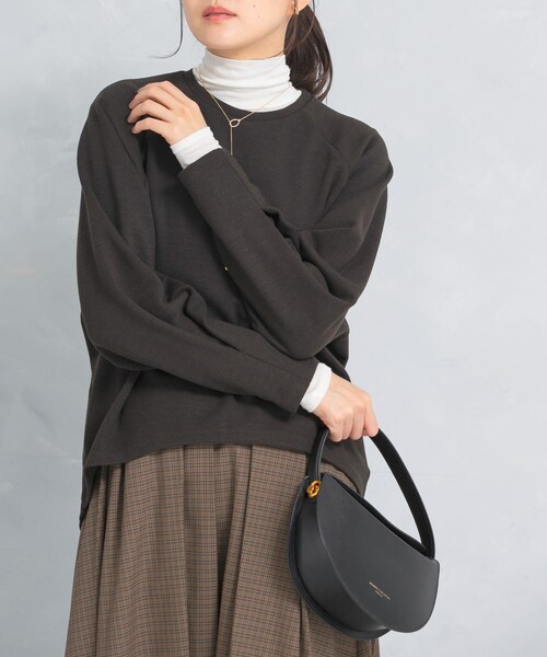 URBAN RESEARCH ROSSO（アーバンリサーチロッソ）の「ウール混タックスリーブスウェット（スウェット・レディース・OFF WHITE/BROWN・FREE）」の2枚目の写真