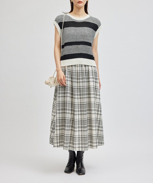 ROPE'（ロペ）の「モノトーン透かし柄ニットベスト（ベスト・レディース・ブラック/オフホワイト・F）」の6枚目の写真