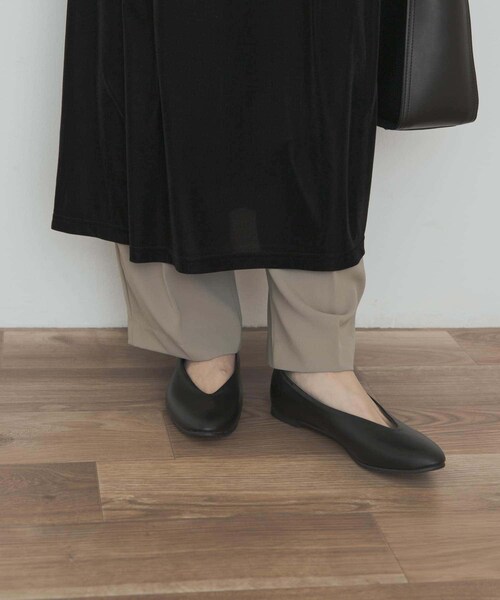 URBAN RESEARCH DOORS(アーバンリサーチドアーズ)の「Vカットパンプス(パンプス・レディース・BLACK/BROWN・35/36/37/38)」の9枚目の写真