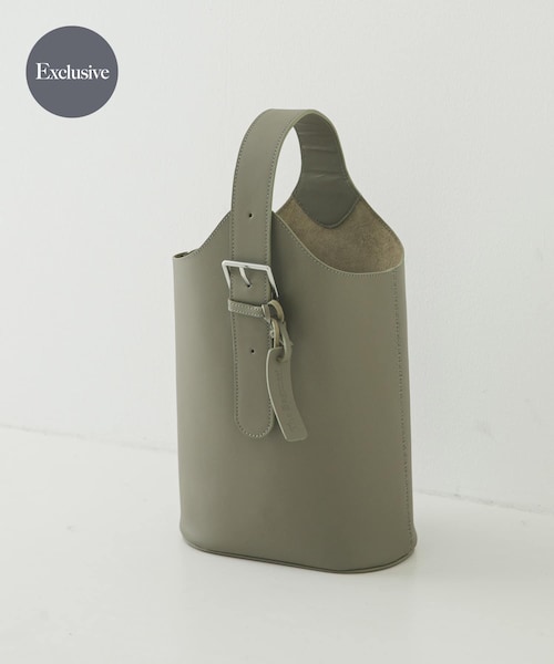 URBAN RESEARCH（アーバンリサーチ）の「『一部別注カラー』BAGMATI　レザーワンショルダーバッグ（ハンドバッグ・レディース・NATURAL/別注GREEN・-）」の2枚目の写真