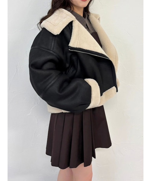 dazzlin（ダズリン）の「ビッグカラームートンブルゾン（ムートンコート・レディース・アイボリー/ブラック/ピンク/ブラウン・F）」の7枚目の写真