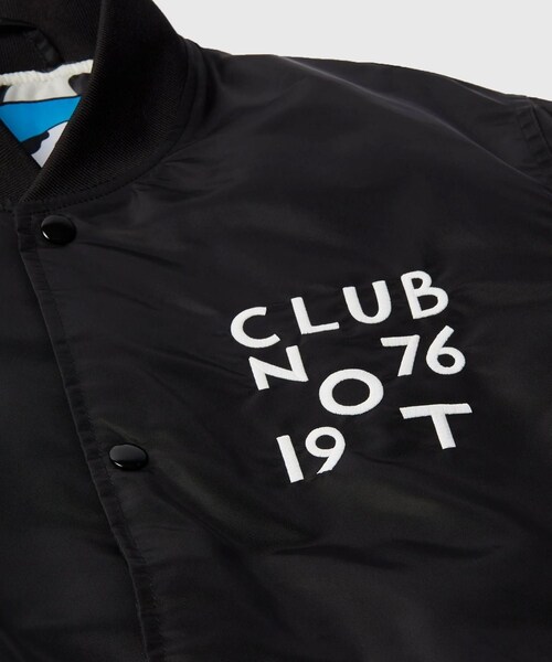 ADAM ET ROPE'（アダムエロペ）の「【by Parra/バイ・パラ】Club not 1976 satin bomber jacketq（その他アウター・メンズ・ブラック・L/M/XL）」の12枚目の写真