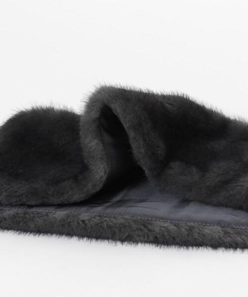 URBAN RESEARCH(アーバンリサーチ)の「エコファーティペット(マフラー・レディース・CHARCOAL/BEIGE・Free)」の7枚目の写真