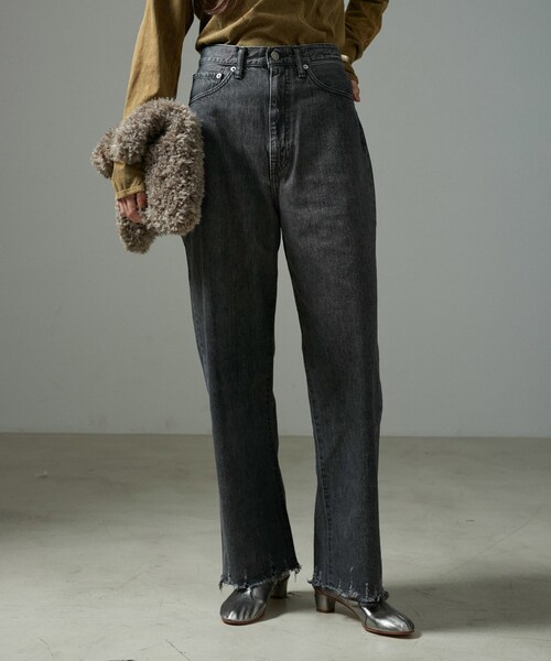 ADAM ET ROPE'（アダムエロペ）の「【KURO for SALON（クロ）】別注OPTIMA WASH/デニムパンツ（デニムパンツ・レディース・ブラック/ブルー系・24/25/26/27/28）」の14枚目の写真