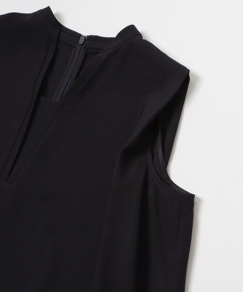 URBAN RESEARCH ROSSO（アーバンリサーチロッソ）の「クールタッチ 吸水速乾キーネックフレアワンピース（ワンピース・レディース・D/NAVY/Y/GOLD・Free）」の11枚目の写真
