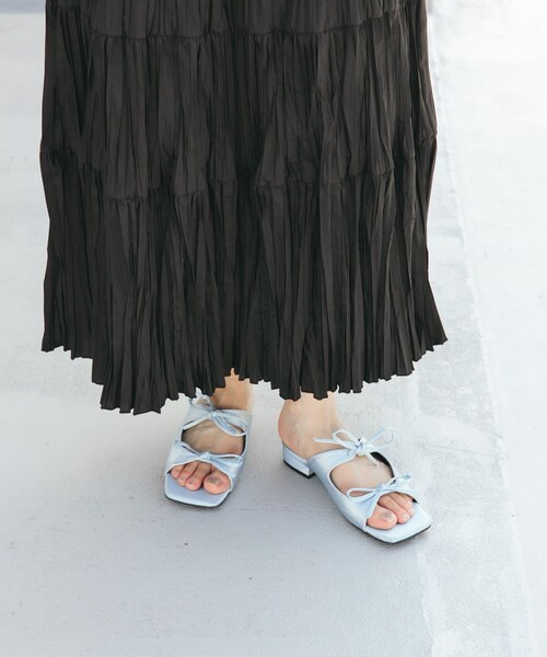 KBF（ケイビーエフ）の「サテンリボンミュール（サンダル・レディース・BLUE/BLACK・37/38）」の21枚目の写真