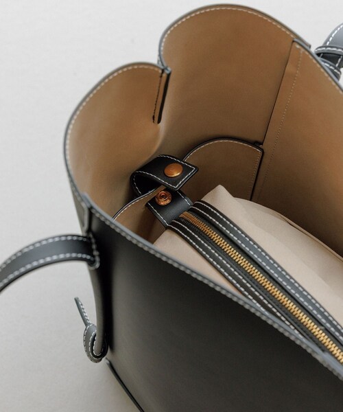 ROPE'（ロペ）の「【E'POR】KNOT BAG Large/A4対応・通勤・撥水・軽量・26AW新型（トートバッグ・レディース・ブラック/ダークブラウン・F）」の15枚目の写真