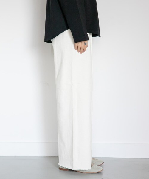 URBAN RESEARCH DOORS（アーバンリサーチドアーズ）の「FORK&SPOON　スーピマコットン混反毛スウェットパンツ（スウェットパンツ・レディース・IVORY/INKBLACK・1/2）」の18枚目の写真