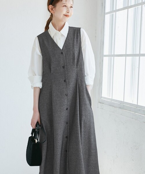 ROPE' PICNIC（ロペピクニック）の「ウエストタックジャンパースカート（ジャンパースカート・レディース・ブラック系/グレー/ライトグレー/ベージュ系/ネイビー・F）」の4枚目の写真