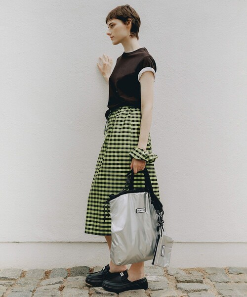 ADAM ET ROPE'(アダムエロペ)の「【HUNTER for ADAM ET ROPE'】別注 TRAVEL MULTI FUNCTION TOTE(トートバッグ・レディース・シルバー・F)」の6枚目の写真