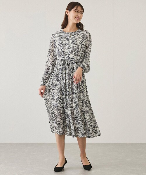 Jayro(ジャイロ)の「ペイント柄シフォンワンピース(ワンピース・レディース・ブラック系/ホワイト系・F)」の3枚目の写真