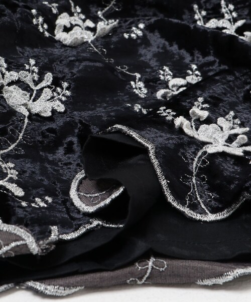 URBAN RESEARCH(アーバンリサーチ)の「crinkle crinkle crinkle velvet embroidery pants(その他パンツ・レディース・SILVERLAME/BLACKLAME・FREE)」の19枚目の写真