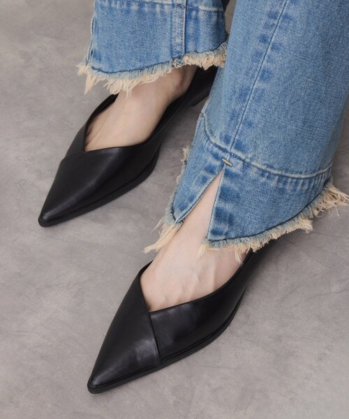 ADAM ET ROPE'（アダムエロペ）の「ポインテッドトゥフラットパンプス（パンプス・レディース・ブラック/オフホワイト・23.0/23.5/24.0/24.5）」の13枚目の写真