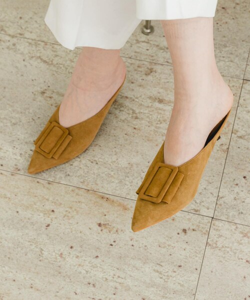 URBAN RESEARCH ROSSO（アーバンリサーチロッソ）の「F by ROSSO　バックルデザインミュール（サンダル・レディース・NAVY/CAMEL・37/38）」の2枚目の写真