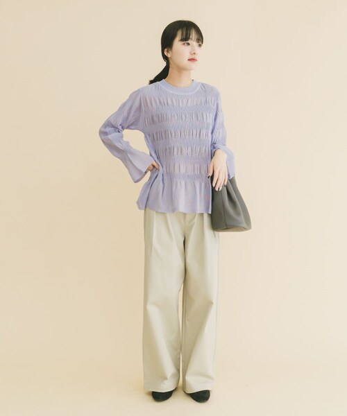 ITEMS URBANRESEARCH（アイテムズ アーバンリサーチ）の「シャーリングフレアスリーブニット（ニット/セーター・レディース・OFF/LVD/NVY・Free）」の22枚目の写真