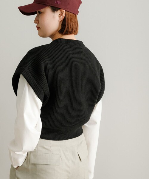 URBAN RESEARCH（アーバンリサーチ）の「『別注』ROUTINE×URBAN RESEARCH　WOOL KNIT VEST（ベスト・レディース・WHITE/BLACK/GREEN/WINE・-）」の15枚目の写真