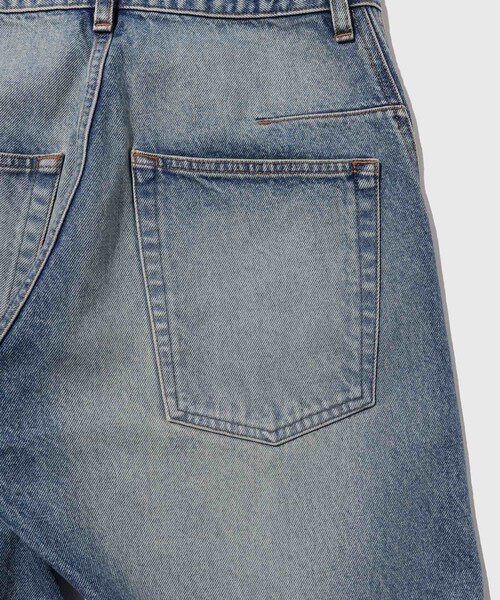 ADAM ET ROPE'（アダムエロペ）の「【NVRFRGT/ネヴァーフォーゲット】3D TWISTED WIDE LEG JEANS VINTAGE FADED INDIGO（デニムパンツ・メンズ・ブルー系・1/2）」の7枚目の写真