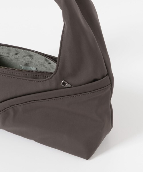 URBAN RESEARCH ROSSO（アーバンリサーチロッソ）の「ACOC　Agenda S Bag（ハンドバッグ・レディース・ButterBge/Black/Brown・0）」の9枚目の写真