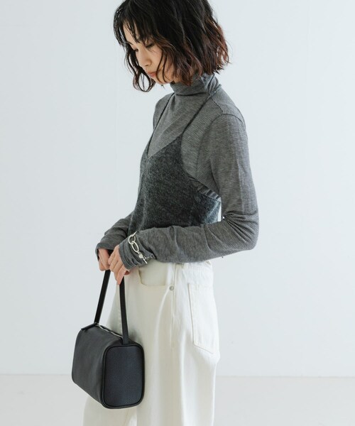 URBAN RESEARCH(アーバンリサーチ)の「ヘアリーニットビスチェ(キャミソール・レディース・CHARCOAL/OFF・FREE)」の17枚目の写真