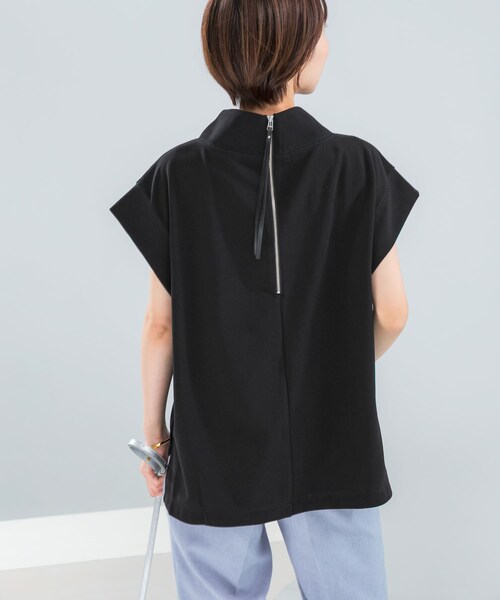 URBAN RESEARCH ROSSO（アーバンリサーチロッソ）の「ELENDEEK　OFF NECK CUT AND SEWN（Tシャツ/カットソー・レディース・O.WHT/BLK/BRN・Free）」の9枚目の写真