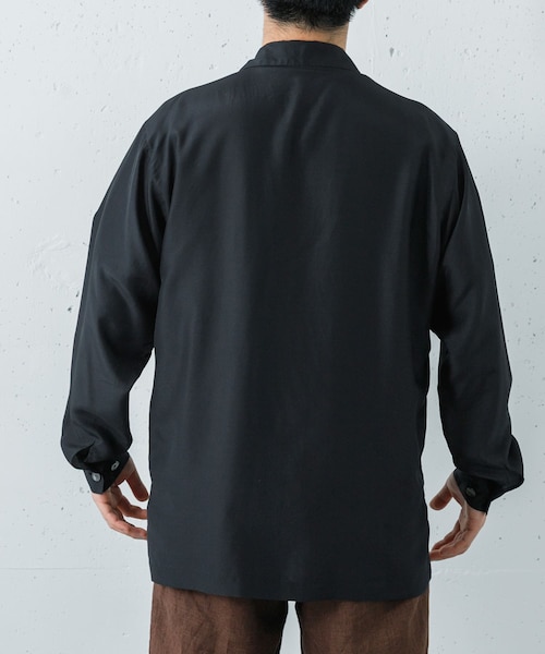 URBAN RESEARCH(アーバンリサーチ)の「YLEVE SILK HABUTAE PAJAMA SHIRTS(シャツ/ブラウス・メンズ・010 SUMI/110 ICE BL・3/4)」の4枚目の写真
