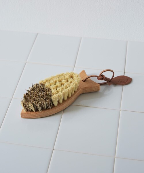 URBAN RESEARCH DOORS(アーバンリサーチドアーズ)の「REDECKER 魚型ベジタブルブラシ(その他雑貨・メンズ・-・-)」の9枚目の写真