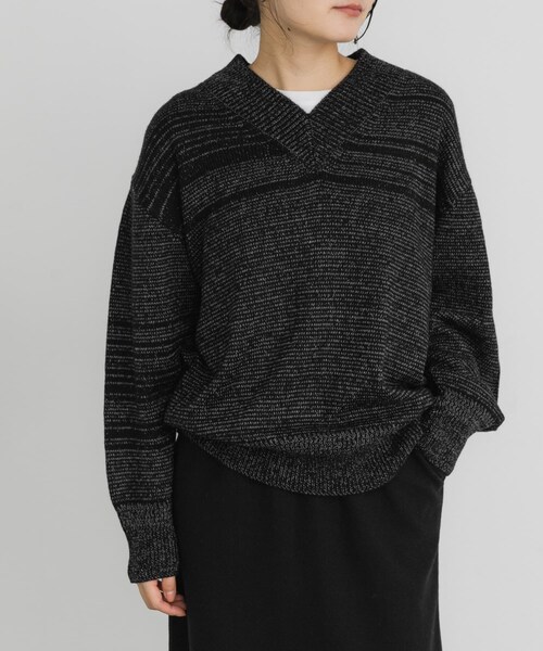 EKAL（エカル）の「Vネックバルキーボーダーニット（ニット/セーター・レディース・オフ/グレー/ブラック・One）」の22枚目の写真