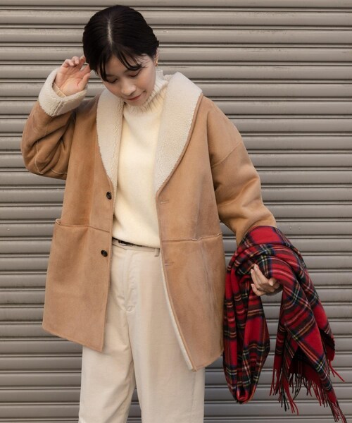 URBAN RESEARCH DOORS（アーバンリサーチドアーズ）の「フェイクムートンミドルコート（ムートンコート・レディース・GREGE/BEIGE・M）」の20枚目の写真
