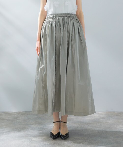 URBAN RESEARCH ROSSO（アーバンリサーチロッソ）の「グロッシーギャザースカート（スカート・レディース・BEIGE/GREIGE・FREE）」の8枚目の写真