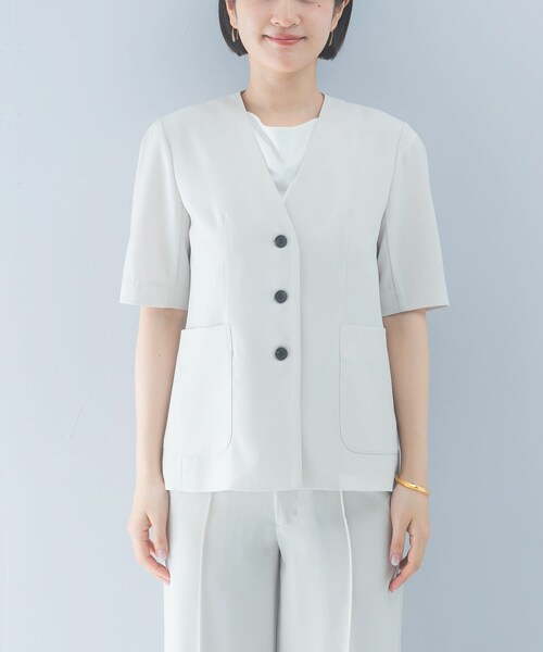 URBAN RESEARCH ROSSO(アーバンリサーチロッソ)の「クールタッチ 防シワ ハーフスリーブジャケット(ノーカラージャケット・レディース・GREIGE/DARK NAVY・Free)」の12枚目の写真