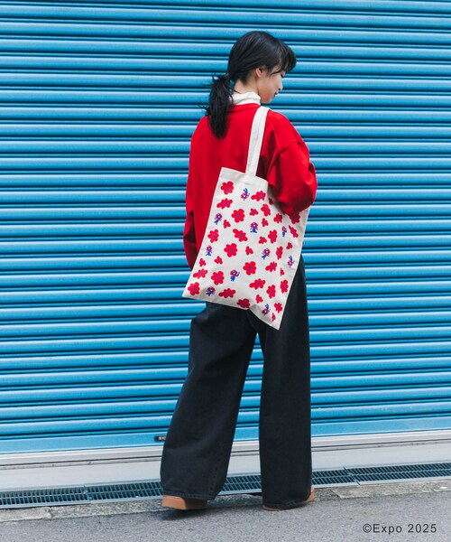 THE GOODLAND MARKET（ザグッドランドマーケット）の「EXPO2025 TOTE-FLOWER（トートバッグ・レディース・オフホワイト/グレー・One）」の6枚目の写真