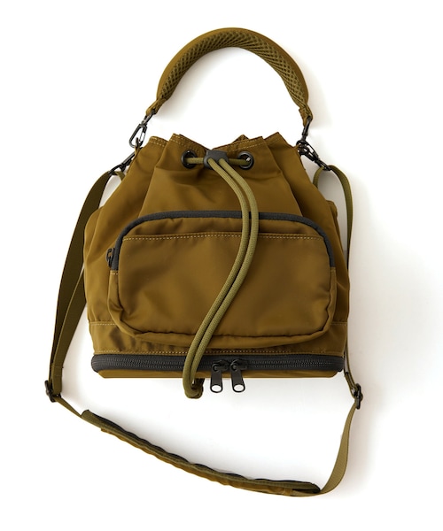 ADAM ET ROPE'(アダムエロペ)の「《別注》【FADEN/ファーデン】008 Lou(バックパック/リュック・メンズ・オリーブ/パープル・F)」の1枚目の写真