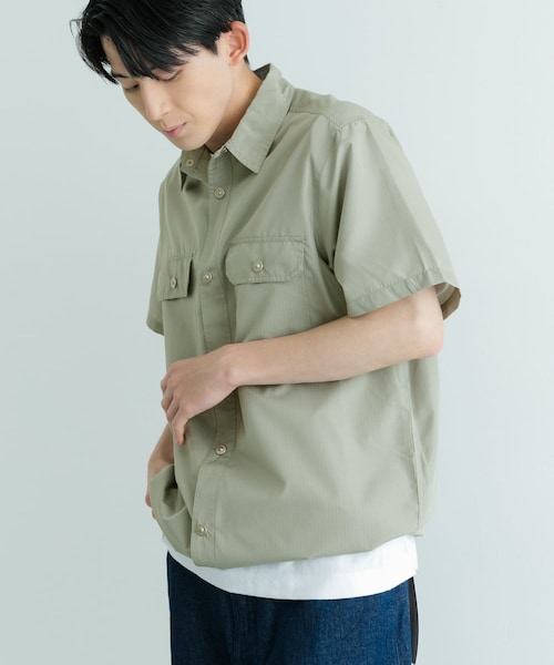 ITEMS URBANRESEARCH(アイテムズ アーバンリサーチ)の「TAION Military Half Sleeve Shirts(シャツ/ブラウス・メンズ・BLK/OLV/D.SAGE GRN/CREAM/L.BRN・M/L)」の4枚目の写真